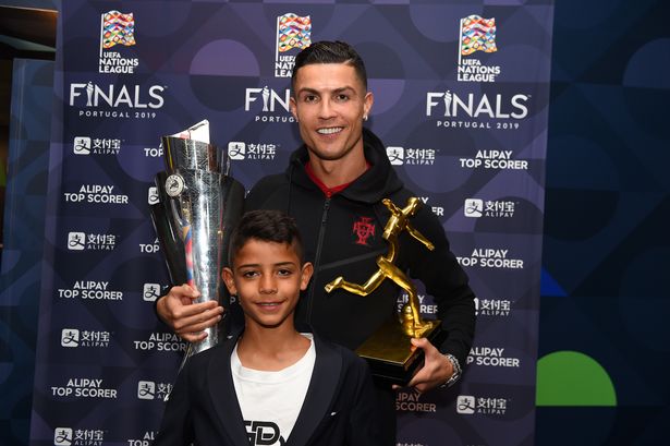 Cristiano Ronaldo 'wants to retire at Man Utd' and could coach son Cristiano Jr Cristiano Ronaldo 'wants to retire at Man Utd' and could coach son Cristiano Jr
