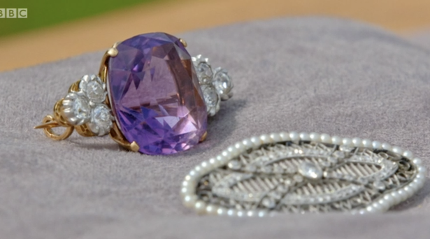 Antiques Roadshow fans floored as royal jewels are brought to expert in plastic bag Antiques Roadshow fans floored as royal jewels are brought to expert in plastic bag