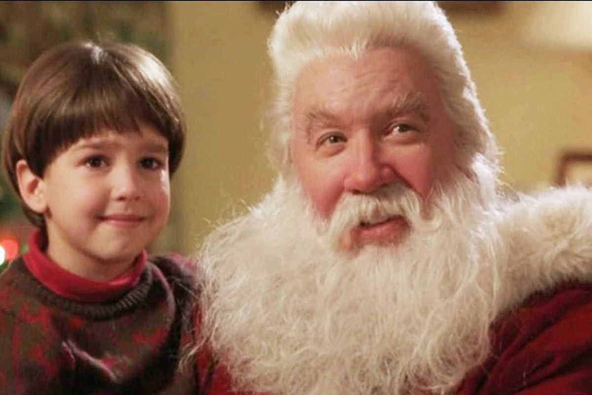 Charlie Calvin (Eric Lloyd) and Scott Calvin (Tim Allen) in The Santa Clause.