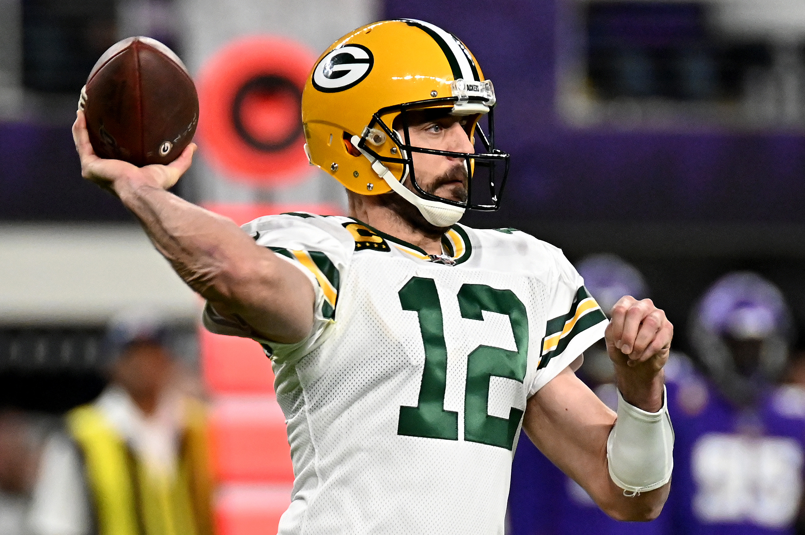 Aaron Rodgers, Green Bay Packers quarterback, currently has strong odds of winning Super Bowl 2022